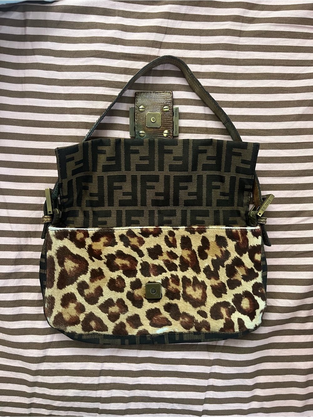 Fendi Brown Leopard Zucca 2000’s houlder Bag with Gold Hardware - Picture 4 of 8